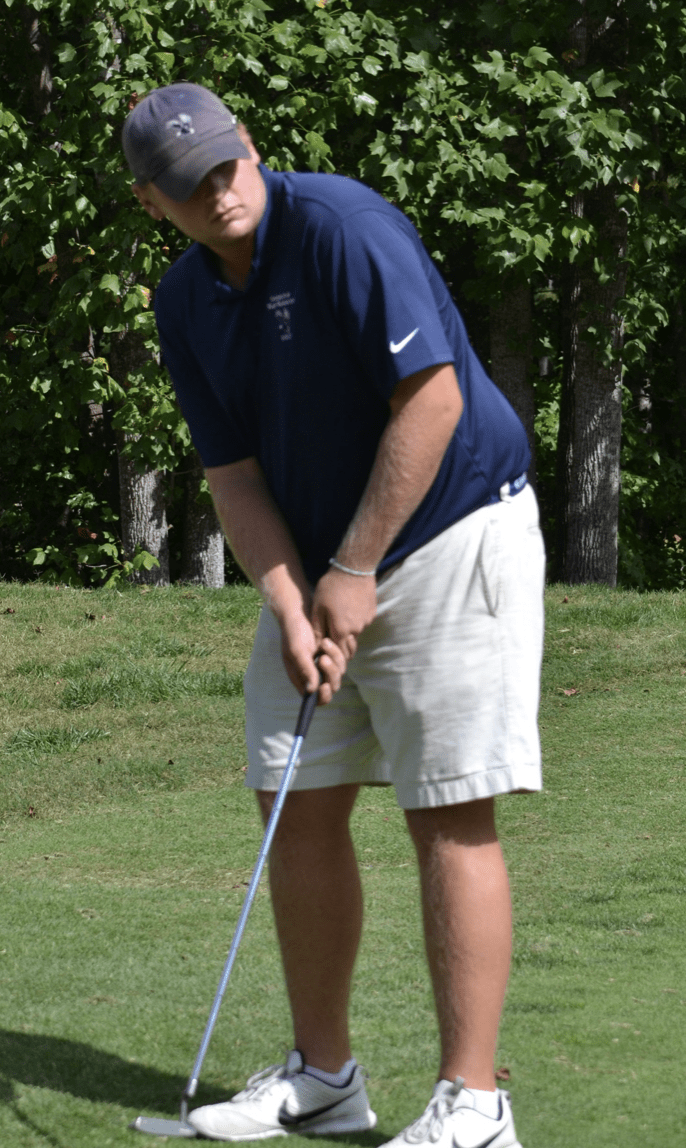 Andrew Halmrast playing golf