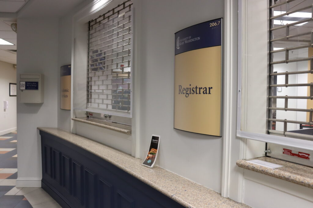 registrar office located in lee hall